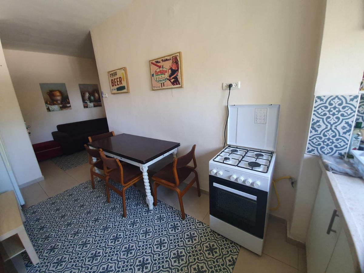 3 Stairs Only To Cozy Flat On Hillel St Apartment Haifa Exterior photo